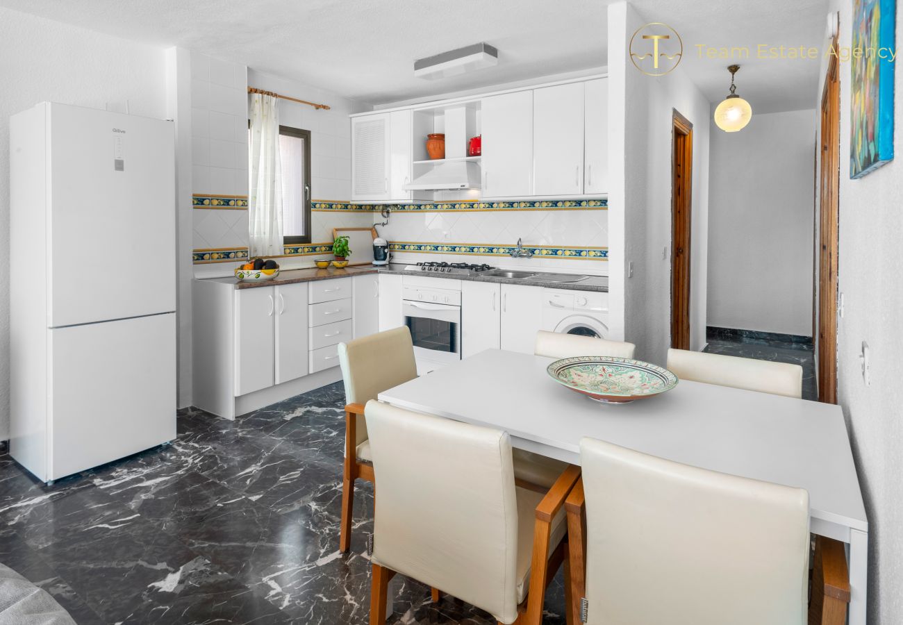 Ferienwohnung in Almuñecar - Charmant, große Terrasse, 2 Min zum Strand & Meerblick