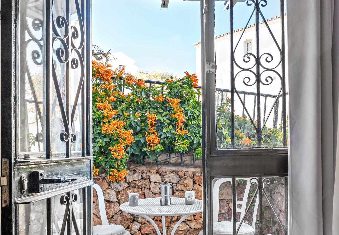 Doppelhaushälfte in Nerja - Capistrano-Haus mit Zugang zu Nerjas Top-Pool Area