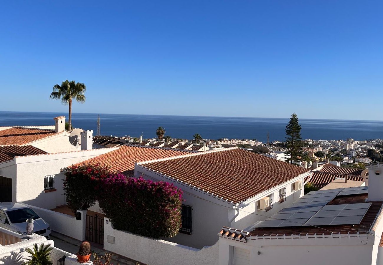 Doppelhaushälfte in Nerja - Townhouse mit Terrassen, Garten & Gemeinschaftspool