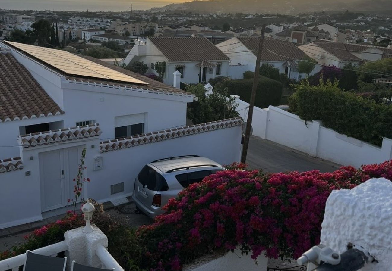 Doppelhaushälfte in Nerja - Townhouse mit Terrassen, Garten & Gemeinschaftspool