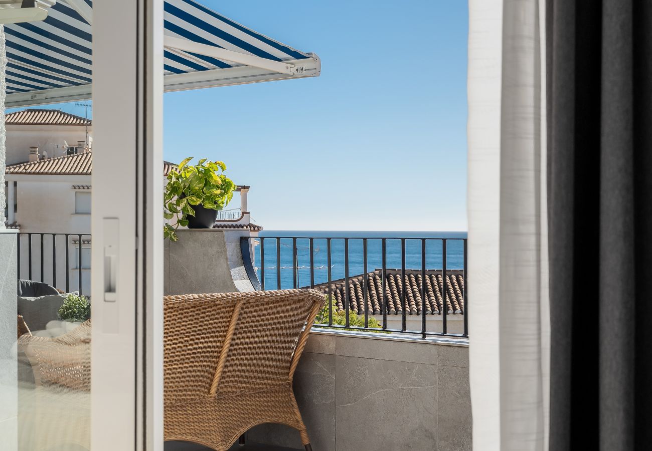 Ferienwohnung in Almuñecar - Luxuriöser Penthouse mit Dachterrasse – 2 Min zum Strand