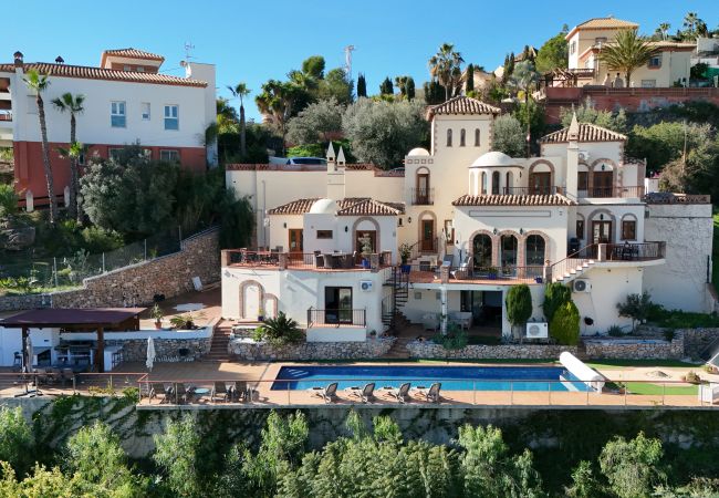 Villa in La Herradura - Exklusive Villa – Beheizter Pool, 15 Gäste, Strandnah