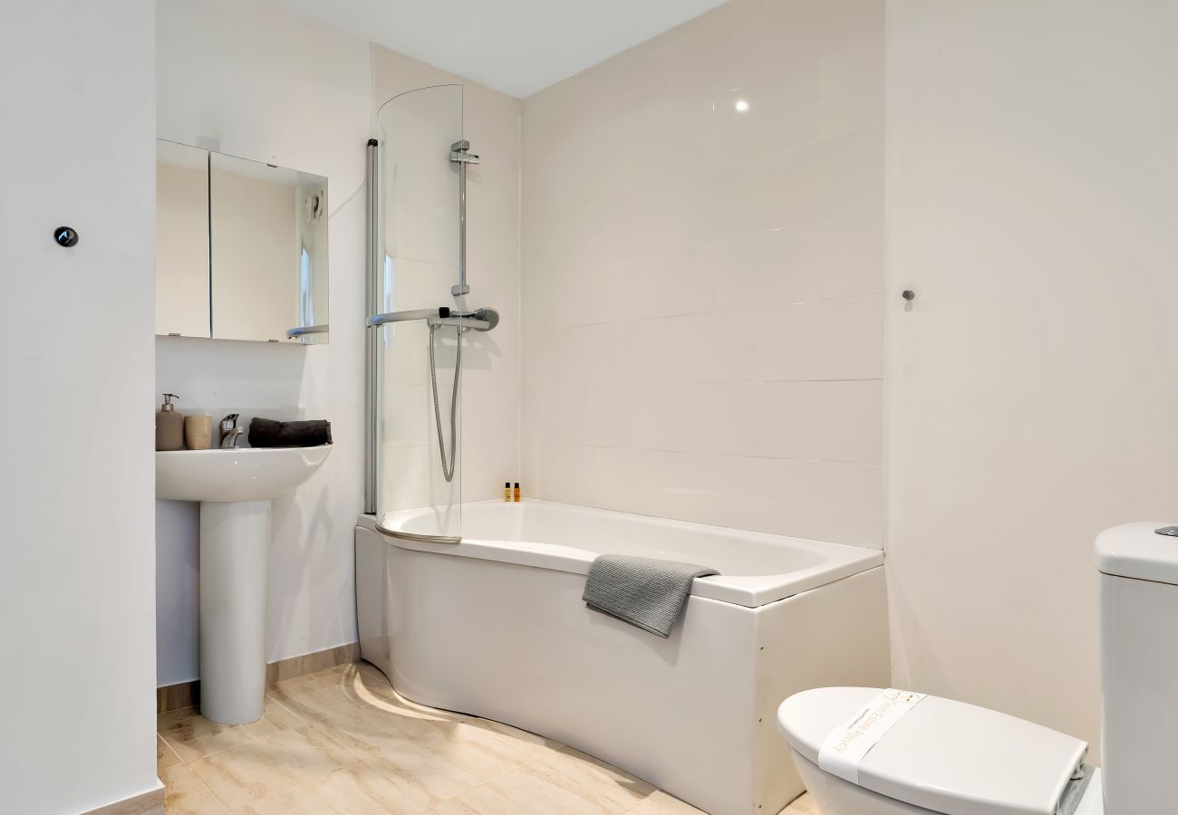 Villa in La Herradura - Exklusive Villa – Beheizter Pool, 15 Gäste, Strandnah