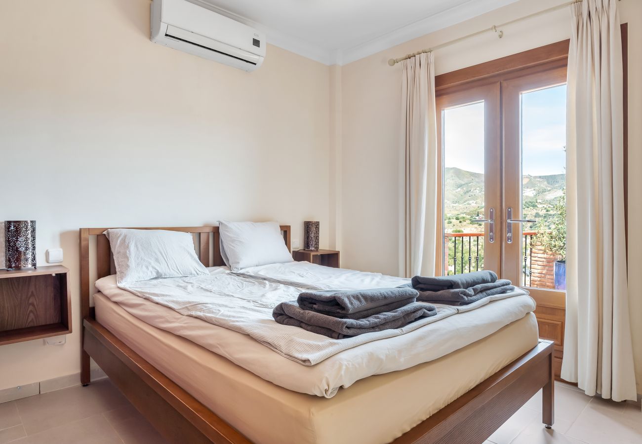Villa in La Herradura - Exklusive Villa – Beheizter Pool, 15 Gäste, Strandnah
