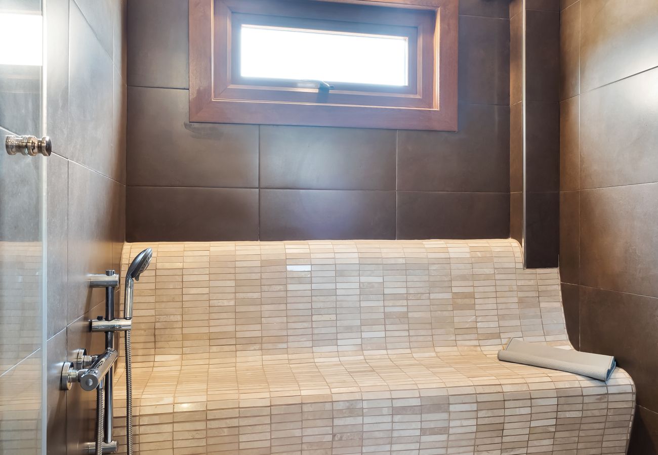 Villa in La Herradura - Exklusive Villa – Beheizter Pool, 15 Gäste, Strandnah