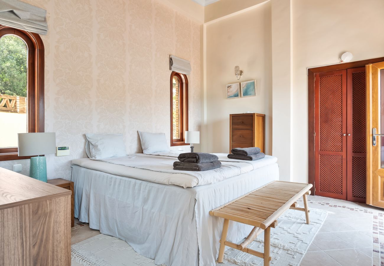 Villa in La Herradura - Exklusive Villa – Beheizter Pool, 15 Gäste, Strandnah