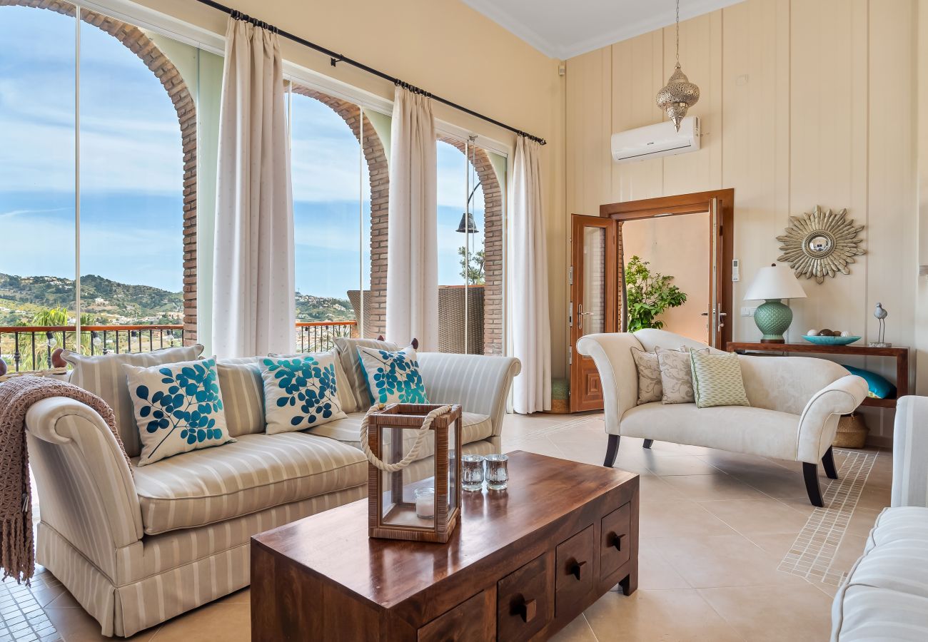 Villa in La Herradura - Exklusive Villa – Beheizter Pool, 15 Gäste, Strandnah