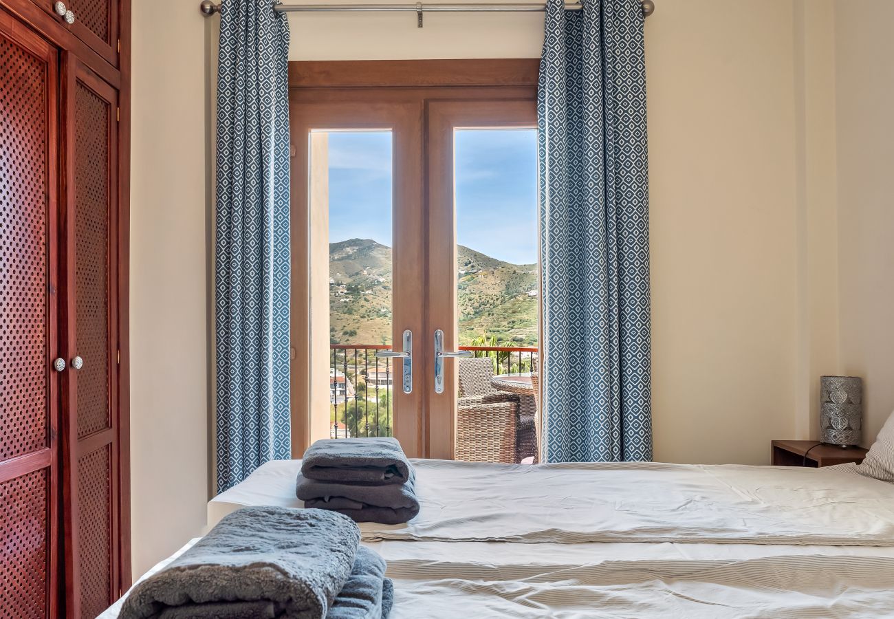 Villa in La Herradura - Exklusive Villa – Beheizter Pool, 15 Gäste, Strandnah