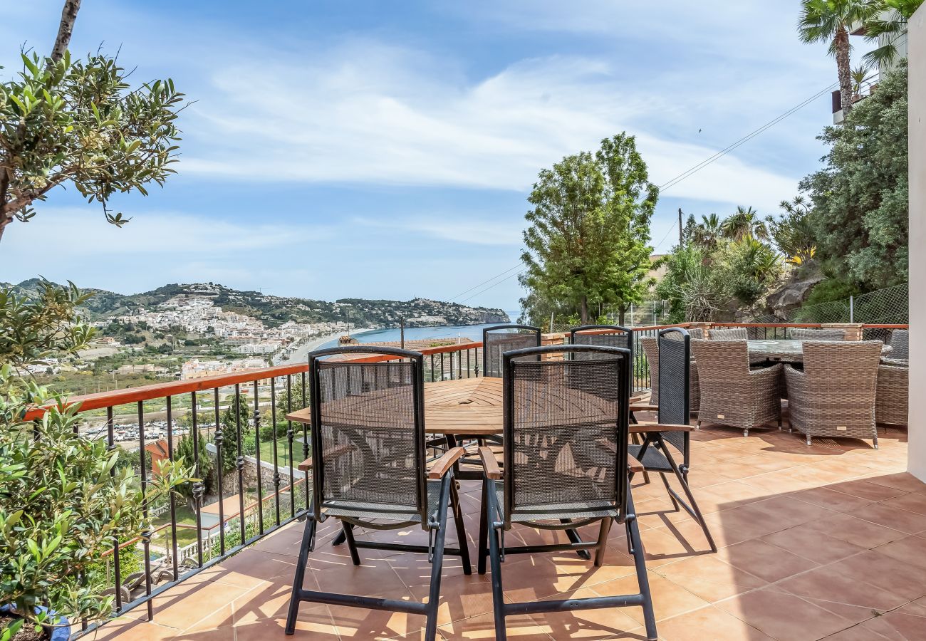Villa in La Herradura - Exklusive Villa – Beheizter Pool, 15 Gäste, Strandnah