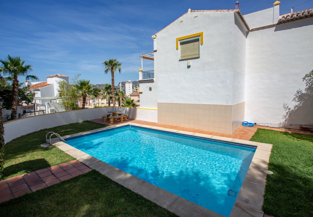 Doppelhaushälfte in Nerja - Sonnige Dachterrasse in der Nähe des Burriana-Strandes