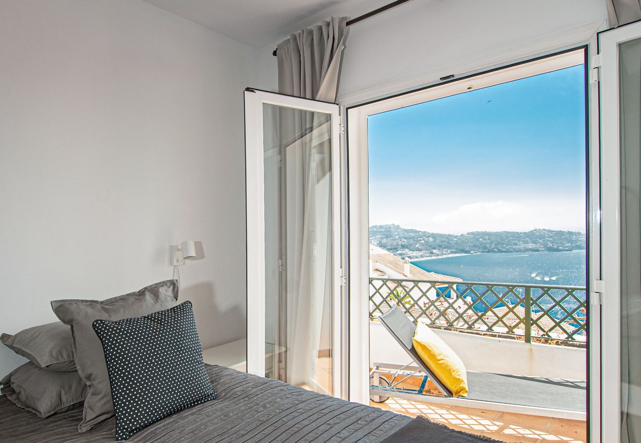 Doppelhaushälfte in La Herradura - Traumaussicht • Terrasse • Pool & Parkplatz