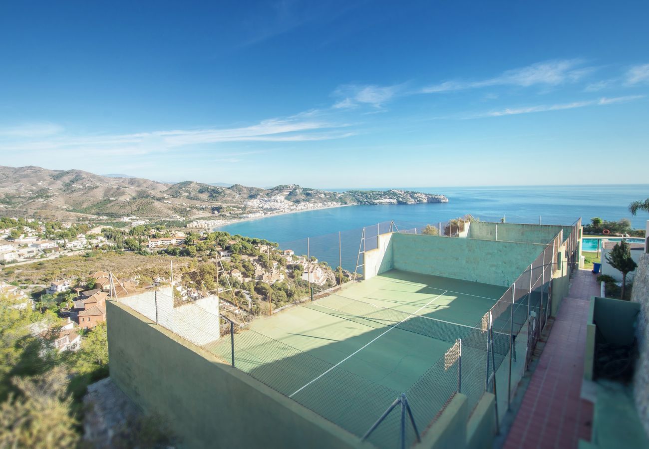 Doppelhaushälfte in La Herradura - Traumaussicht • Terrasse • Pool & Parkplatz