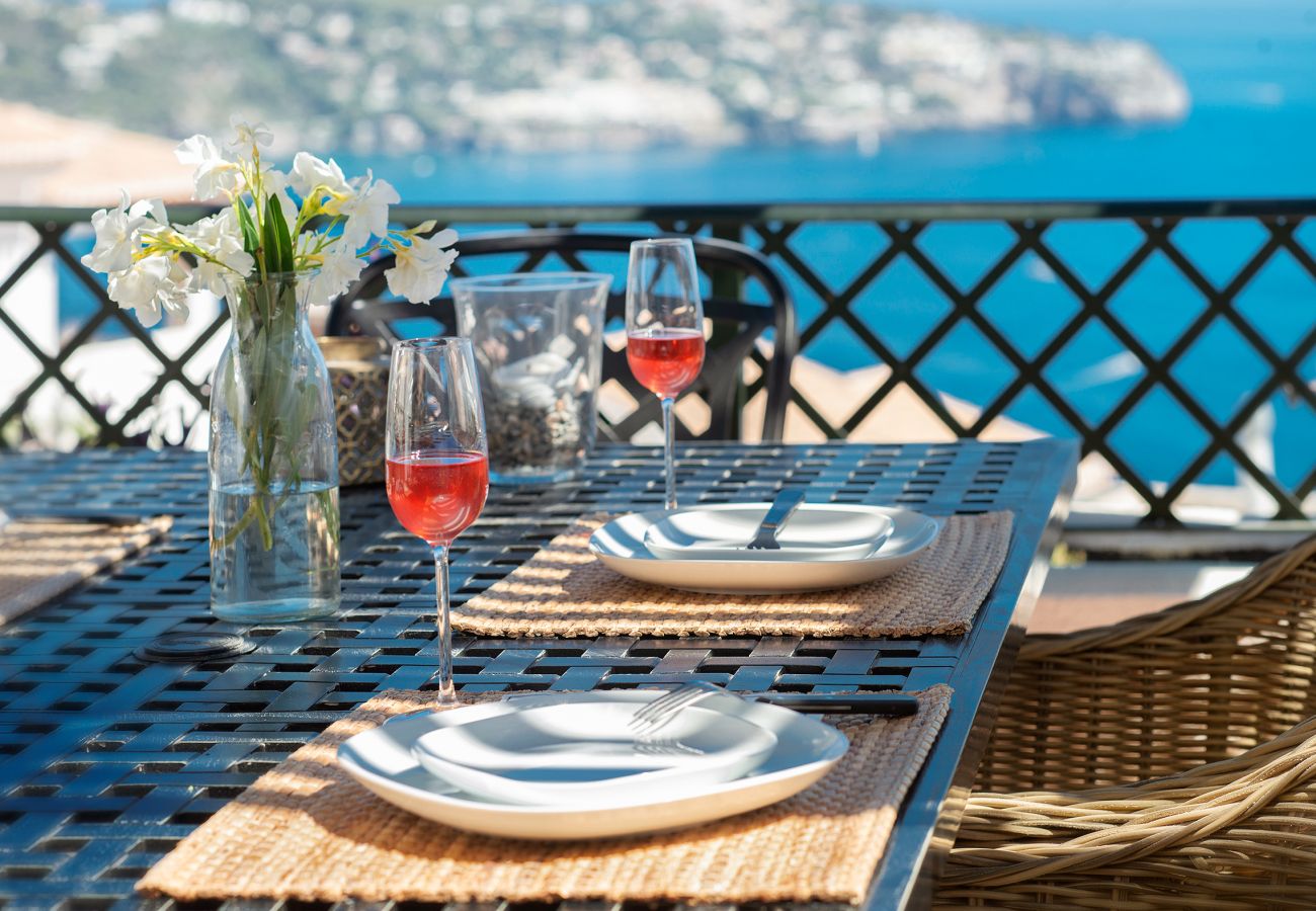 Doppelhaushälfte in La Herradura - Traumaussicht • Terrasse • Pool & Parkplatz