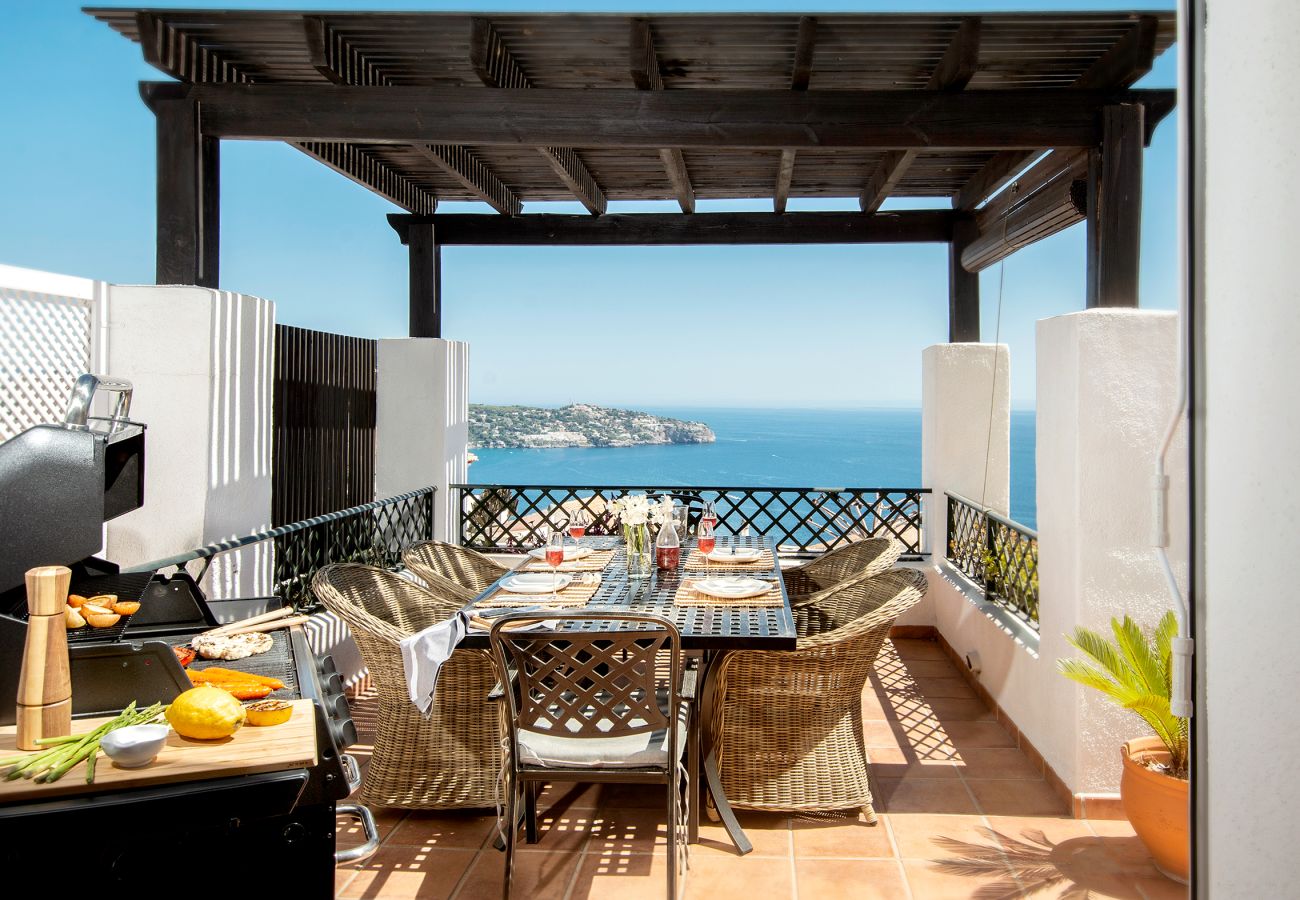 Doppelhaushälfte in La Herradura - Traumaussicht • Terrasse • Pool & Parkplatz