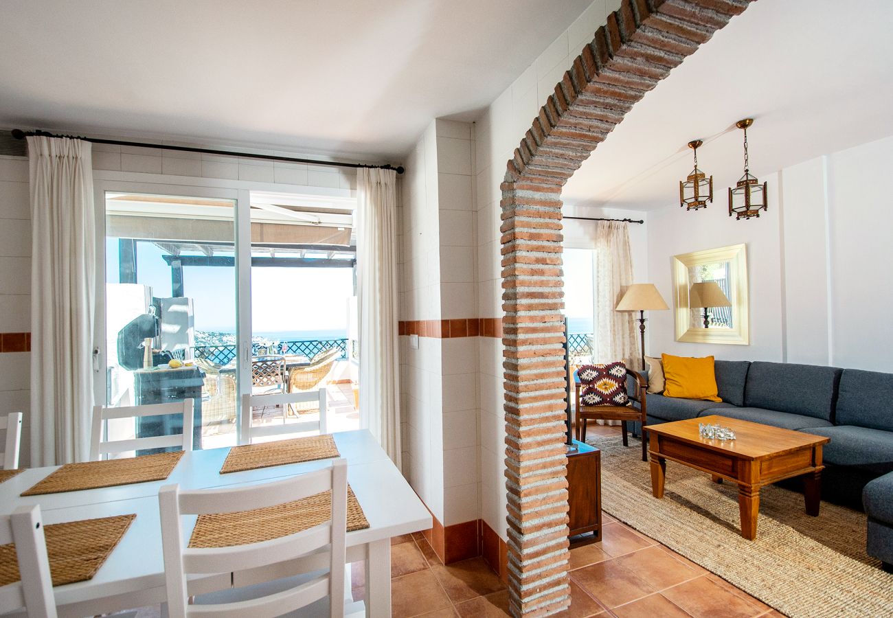 Doppelhaushälfte in La Herradura - Traumaussicht • Terrasse • Pool & Parkplatz