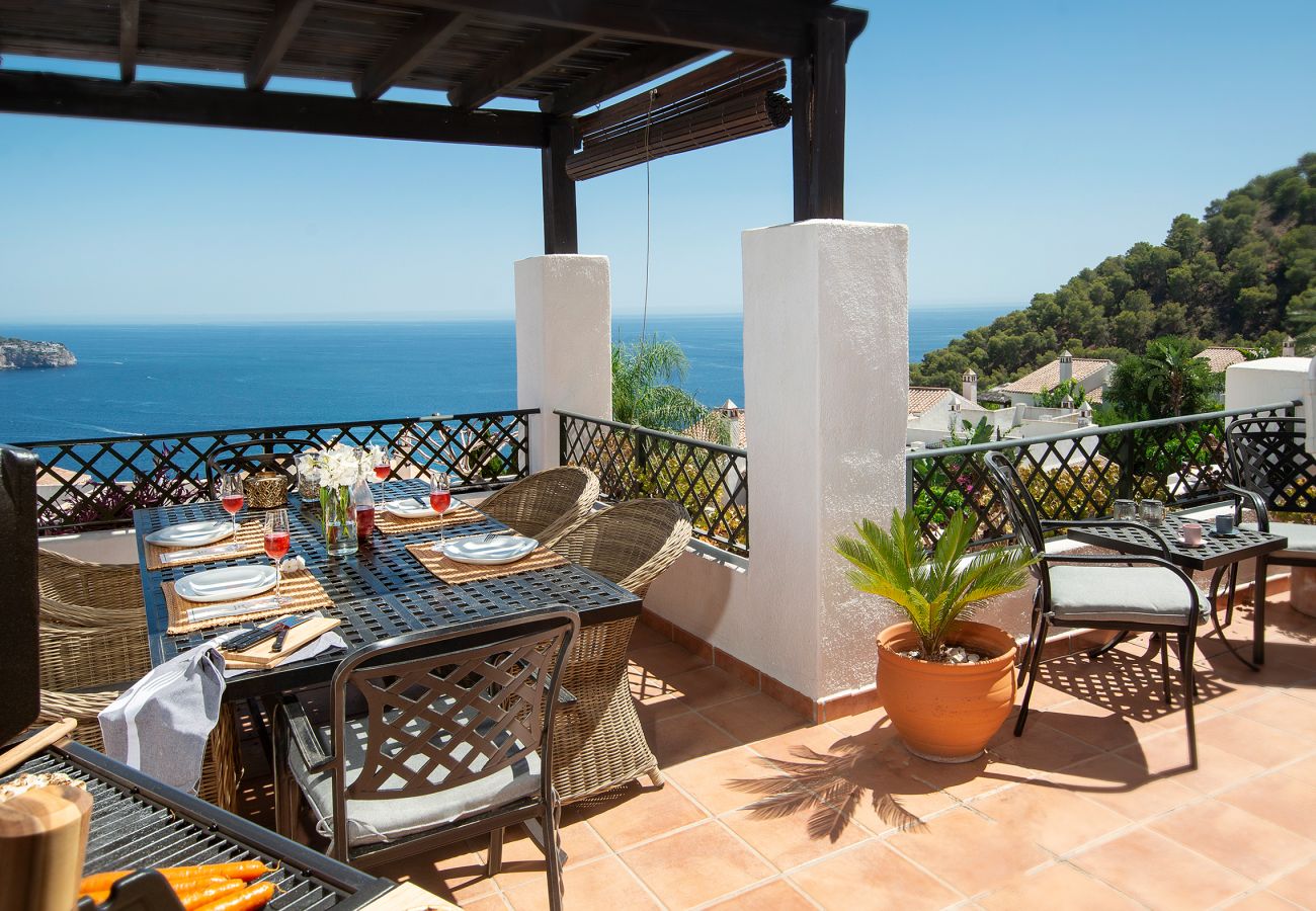 Doppelhaushälfte in La Herradura - Traumaussicht • Terrasse • Pool & Parkplatz