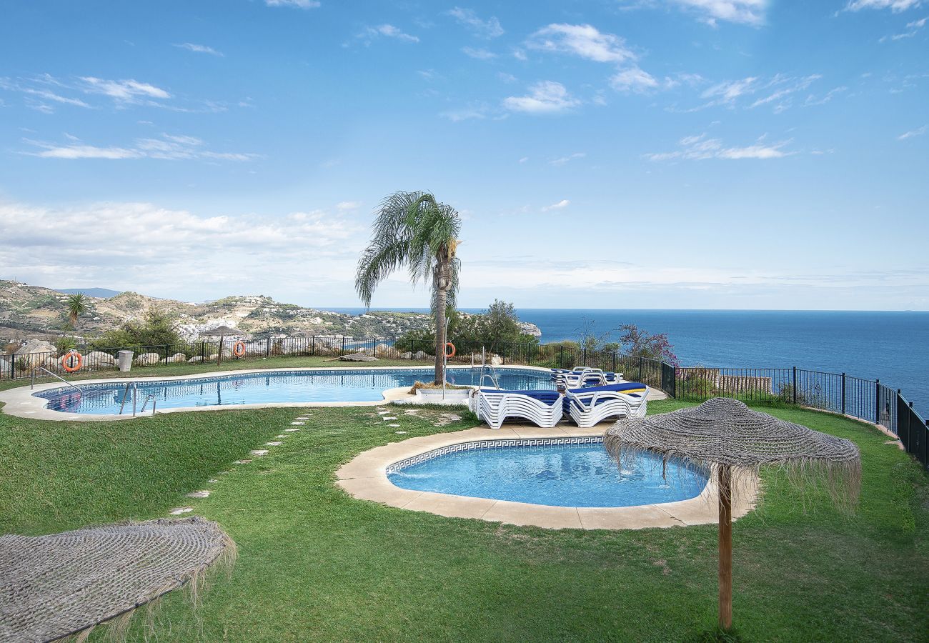 Doppelhaushälfte in La Herradura - Traumaussicht • Terrasse • Pool & Parkplatz