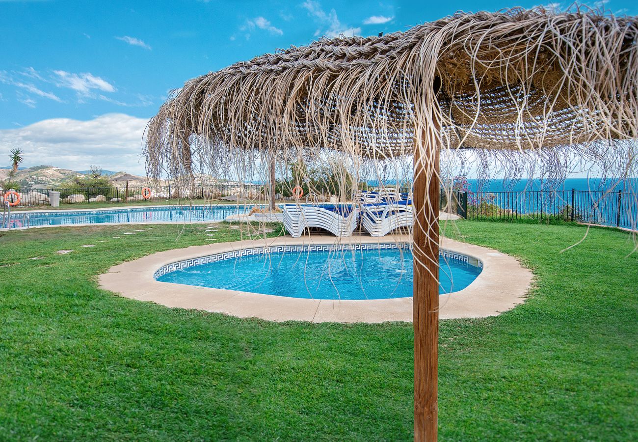Doppelhaushälfte in La Herradura - Traumaussicht • Terrasse • Pool & Parkplatz