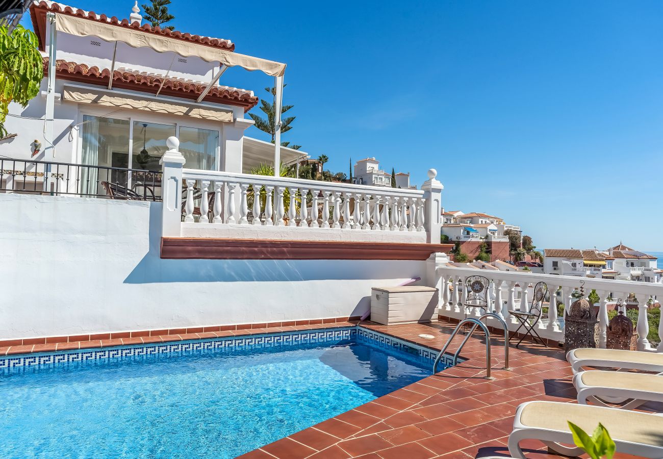Doppelhaushälfte in Nerja - Moderner Luxus – Townhouse mit privatem Pool und Meerblick