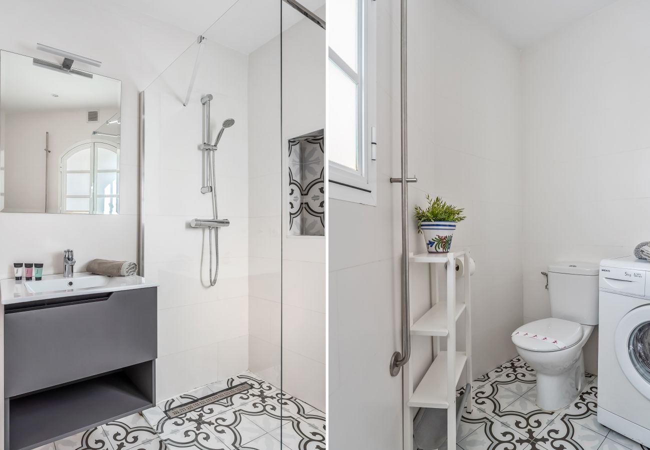 Ferienwohnung in Nerja - Meerblick, drei Terrassen – nahe Burriana Beach