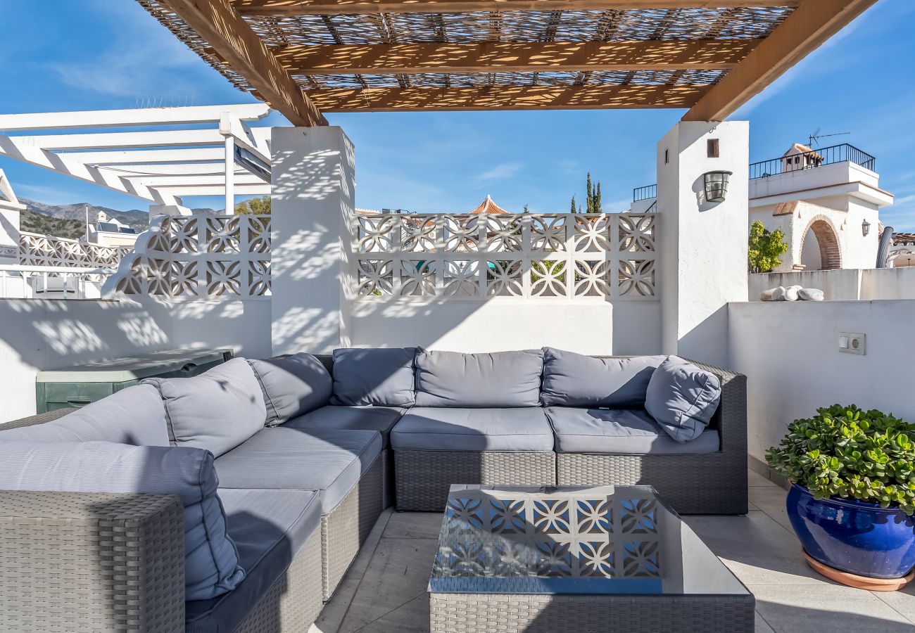 Ferienwohnung in Nerja - Meerblick, drei Terrassen – nahe Burriana Beach