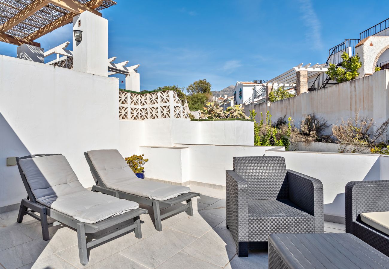 Ferienwohnung in Nerja - Meerblick, drei Terrassen – nahe Burriana Beach