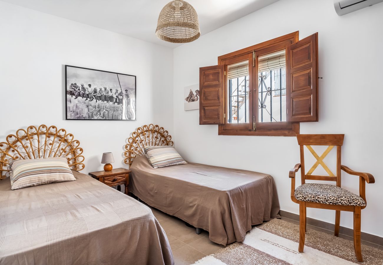 Doppelhaushälfte in Nerja - Sonniges Stadthaus mit Terrasse in Nerja
