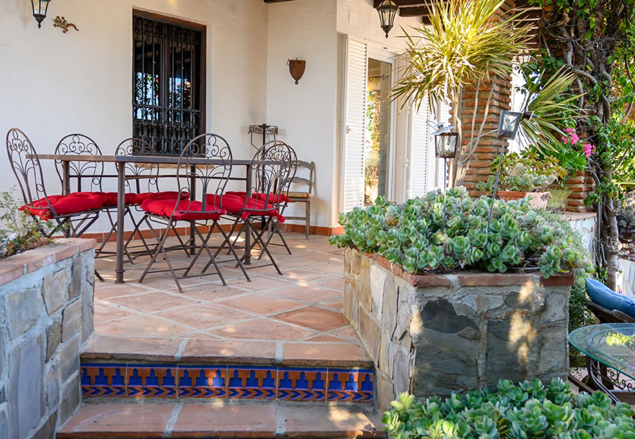 Villa en La Herradura - Villa de lujo con vista al mar, piscina privada climatizada (opcional)