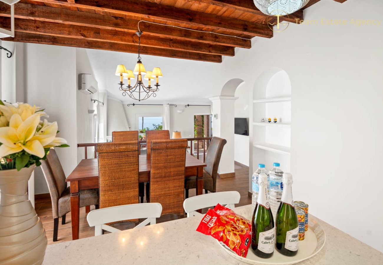 Villa en La Herradura - Villa de lujo con vista al mar, piscina privada climatizada (opcional)