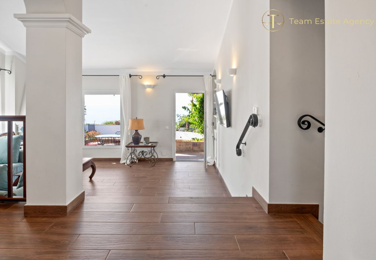 Villa en La Herradura - Villa de lujo con vista al mar, piscina privada climatizada (opcional)