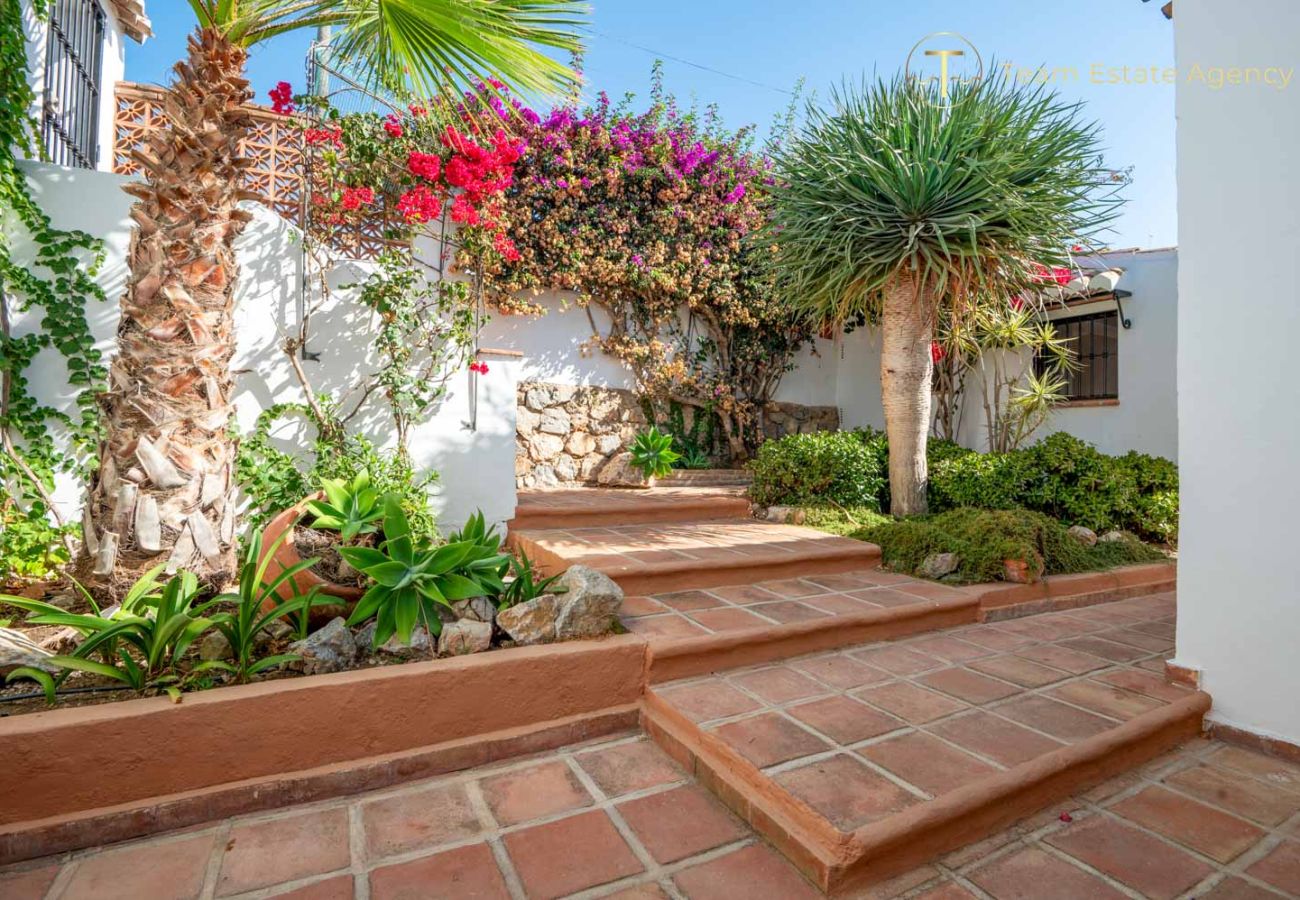 Villa en La Herradura - Villa de lujo con vista al mar, piscina privada climatizada (opcional)