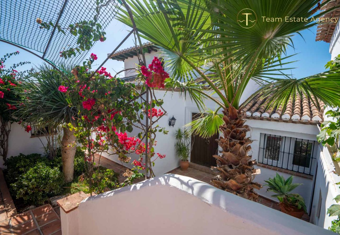 Villa en La Herradura - Villa de lujo con vista al mar, piscina privada climatizada (opcional)