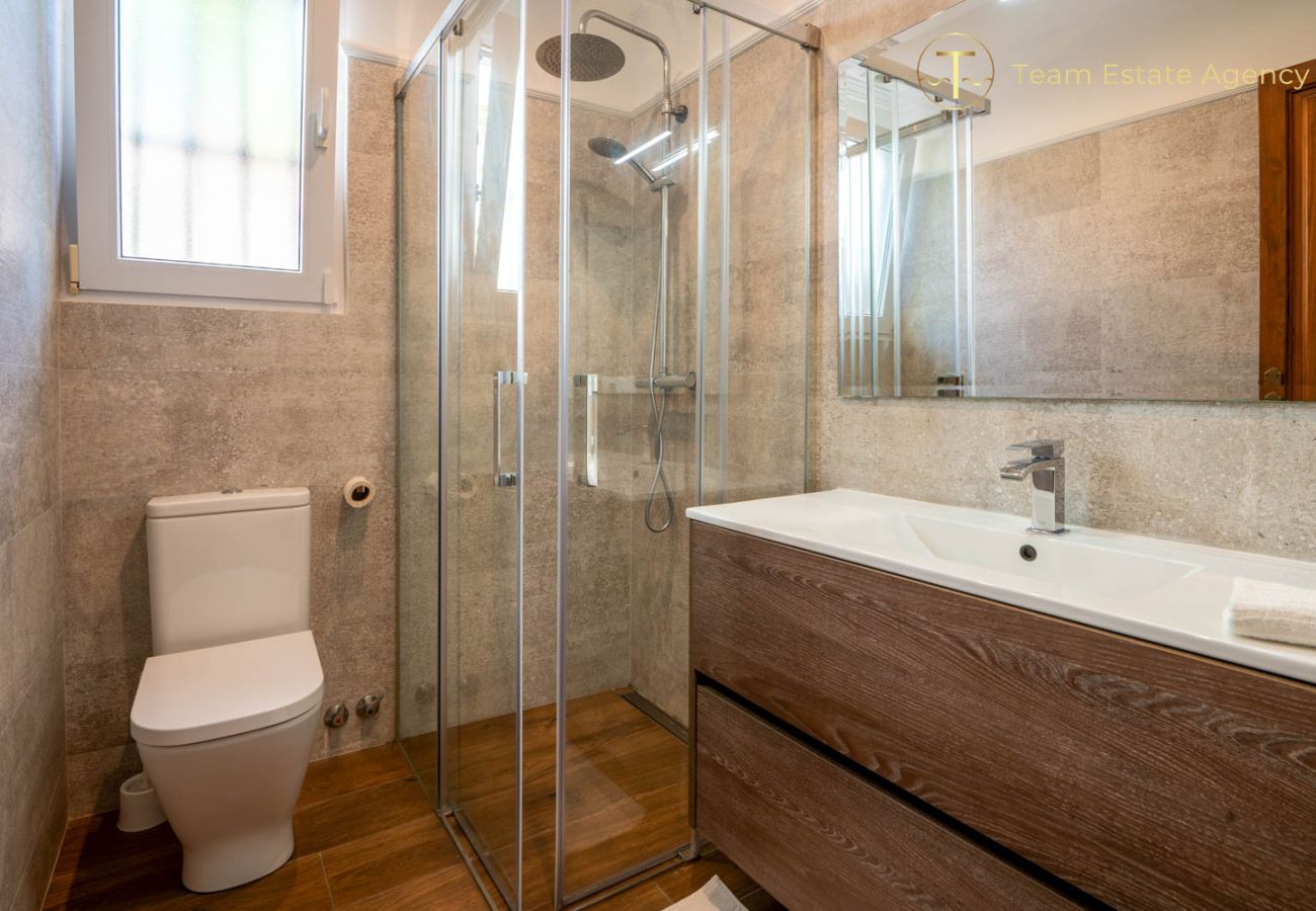 Villa en La Herradura - Villa de lujo con vista al mar, piscina privada climatizada (opcional)