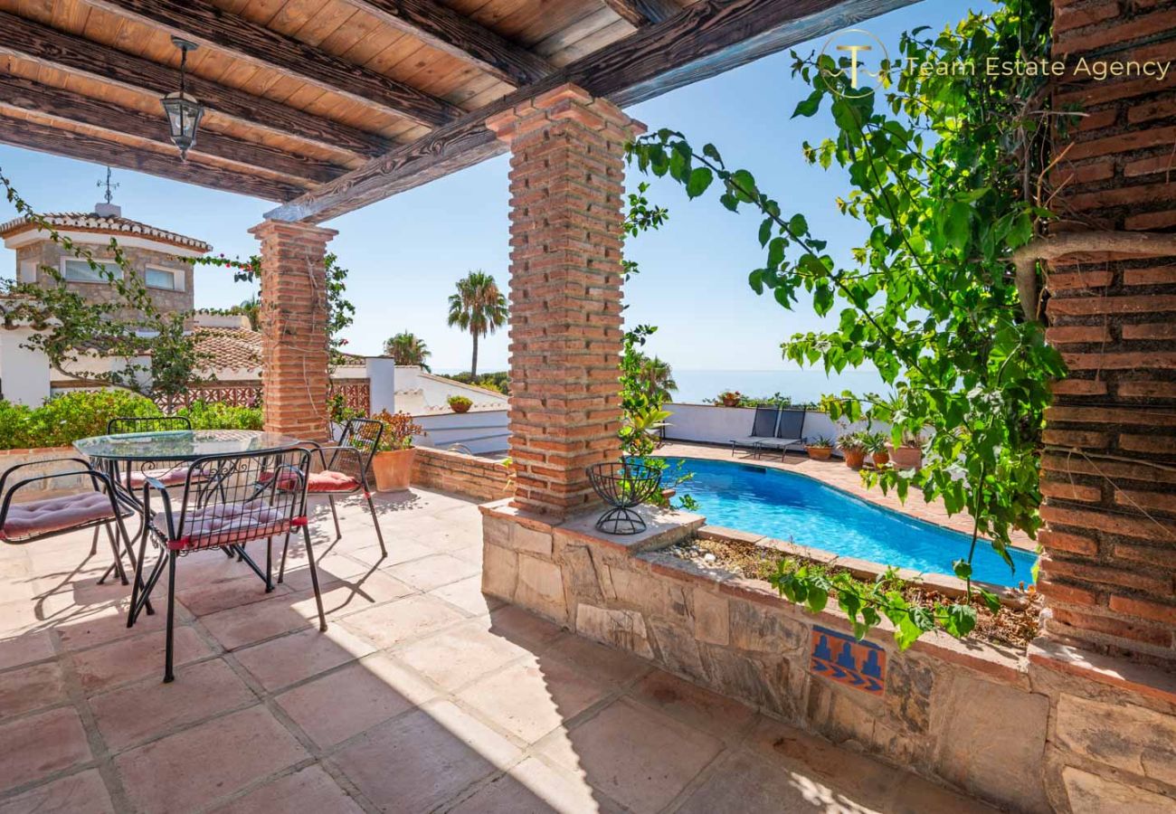 Villa en La Herradura - Villa de lujo con vista al mar, piscina privada climatizada (opcional)