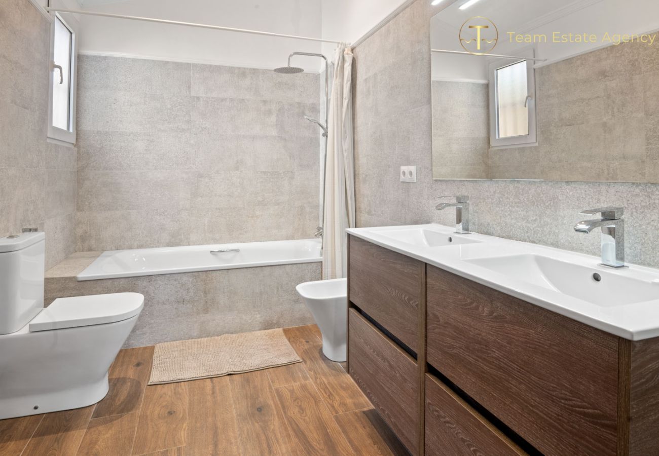 Villa en La Herradura - Villa de lujo con vista al mar, piscina privada climatizada (opcional)