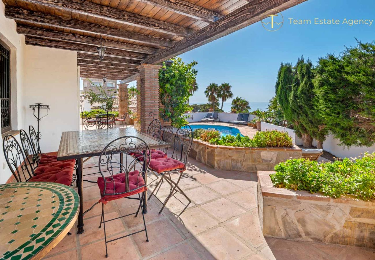 Villa en La Herradura - Villa de lujo con vista al mar, piscina privada climatizada (opcional)