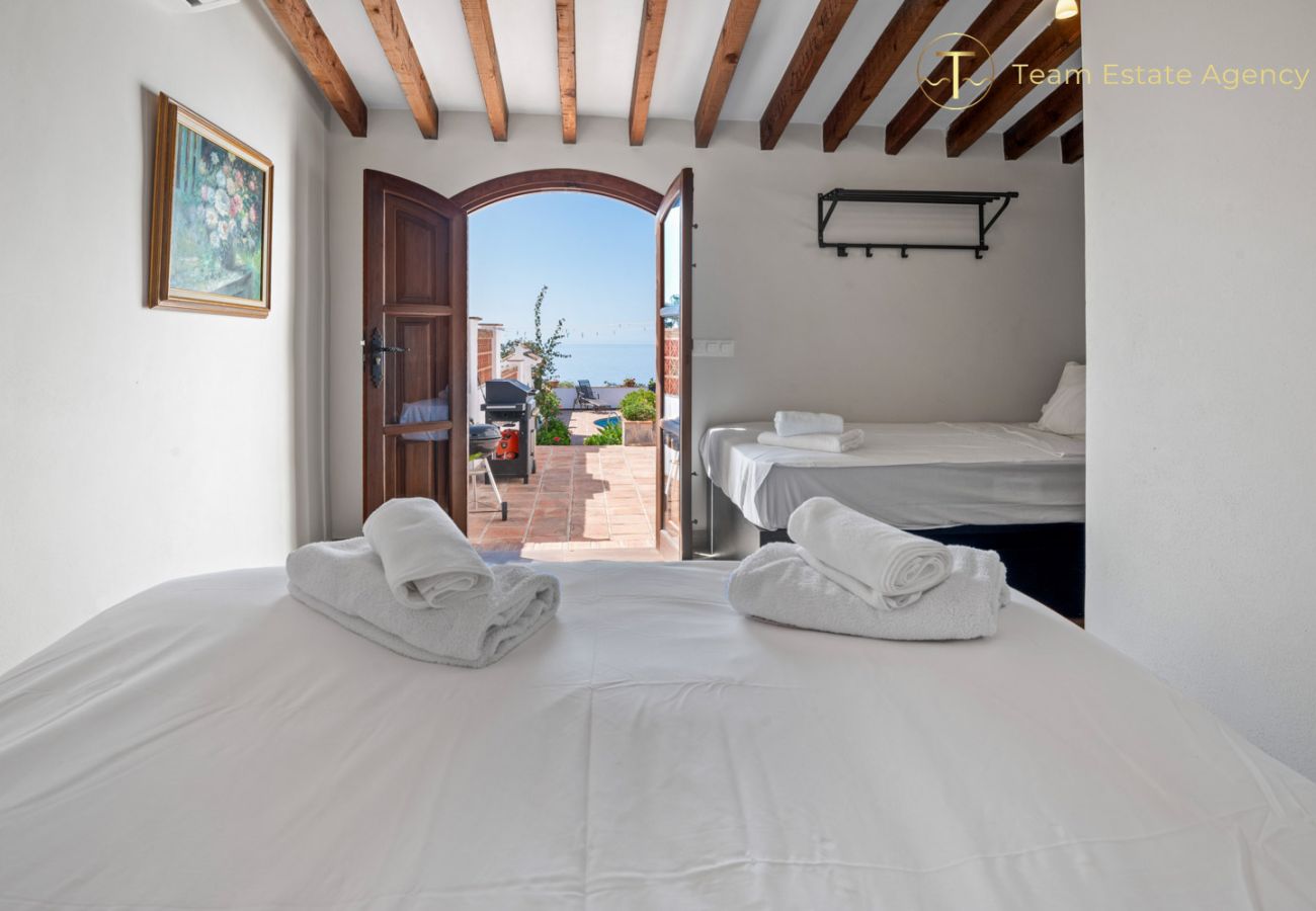 Villa en La Herradura - Villa de lujo con vista al mar, piscina privada climatizada (opcional)