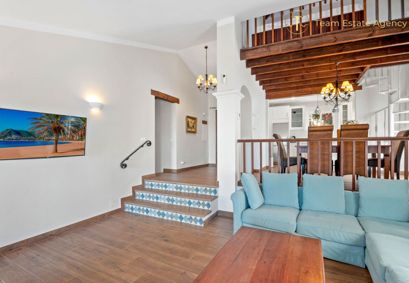 Villa en La Herradura - Villa de lujo con vista al mar, piscina privada climatizada (opcional)
