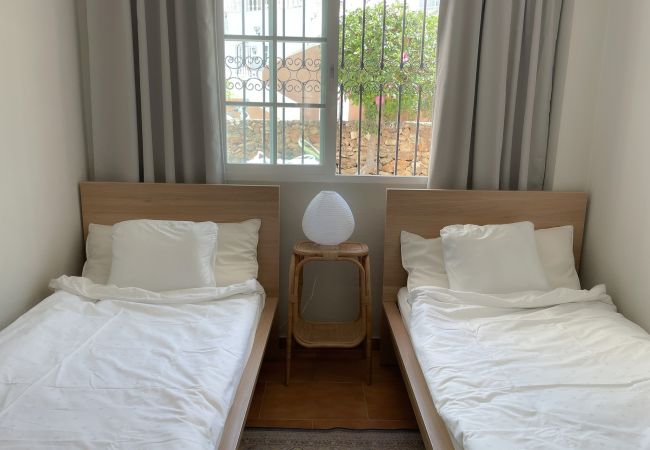 Apartamento en Nerja - Vistas al mar, amplia terraza y acceso a piscina. Apartamento en Nerja - Vistas al mar, amplia terraza y acceso a piscina.