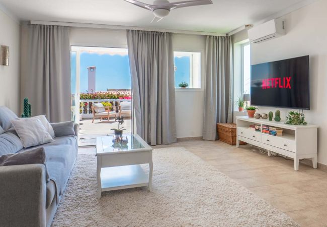 Casa adosada en Nerja - Adosado con terrazas, jardín y piscina comunitaria Casa adosada en Nerja - Adosado con terrazas, jardín y piscina comunitaria