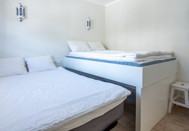 Casa adosada en Nerja - Adosado con terrazas, jardín y piscina comunitaria Casa adosada en Nerja - Adosado con terrazas, jardín y piscina comunitaria