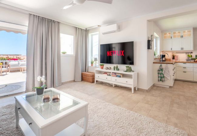 Casa adosada en Nerja - Adosado con terrazas, jardín y piscina comunitaria Casa adosada en Nerja - Adosado con terrazas, jardín y piscina comunitaria