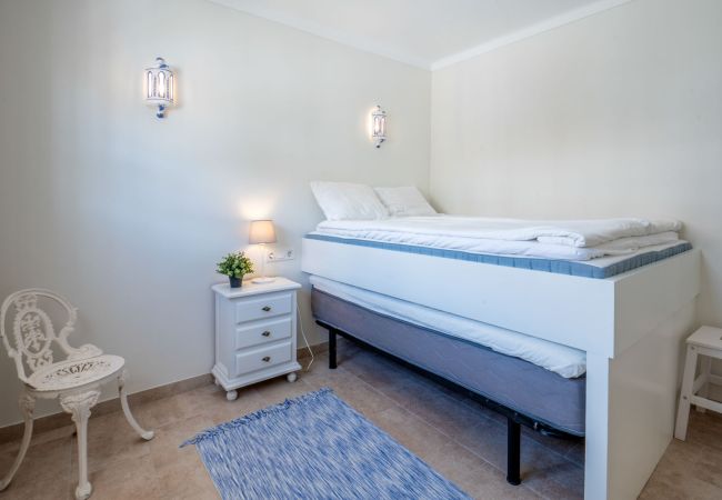 Casa adosada en Nerja - Adosado con terrazas, jardín y piscina comunitaria Casa adosada en Nerja - Adosado con terrazas, jardín y piscina comunitaria