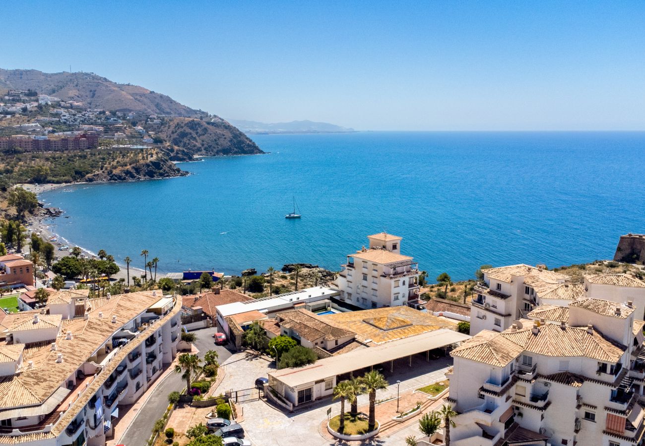 Apartamento en Almuñecar - Ático de lujo con terraza en la azotea – A 2 min de la playa