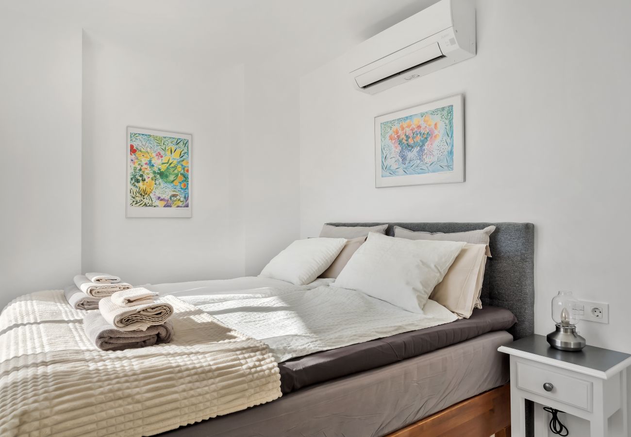 Apartamento en Almuñecar - Ático de lujo con terraza en la azotea – A 2 min de la playa