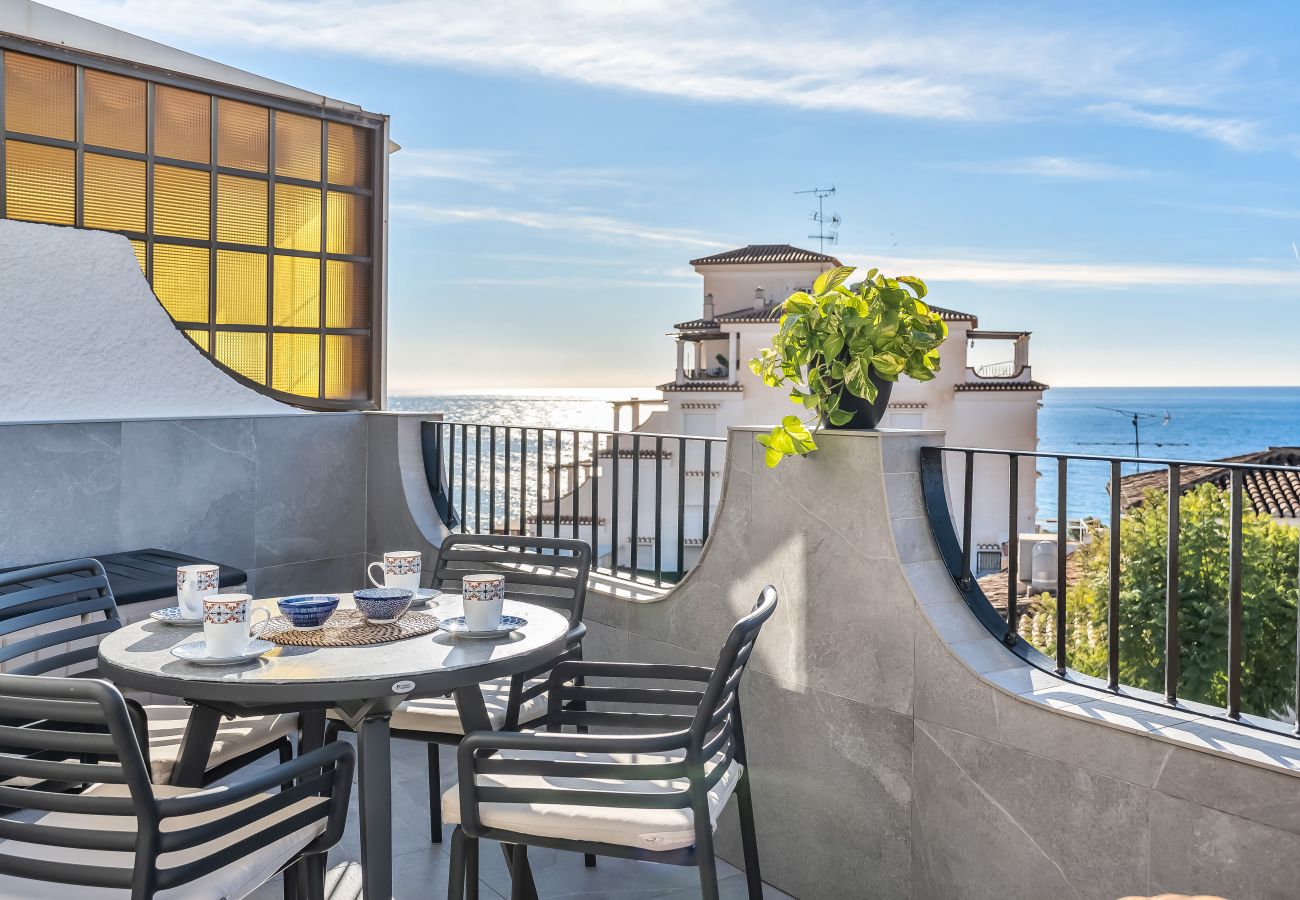 Apartamento en Almuñecar - Ático de lujo con terraza en la azotea – A 2 min de la playa