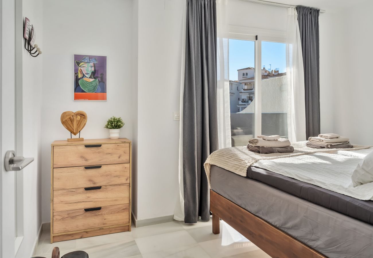 Apartamento en Almuñecar - Ático de lujo con terraza en la azotea – A 2 min de la playa