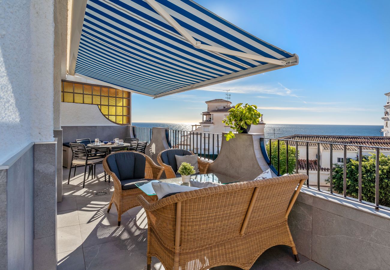 Apartamento en Almuñecar - Ático de lujo con terraza en la azotea – A 2 min de la playa