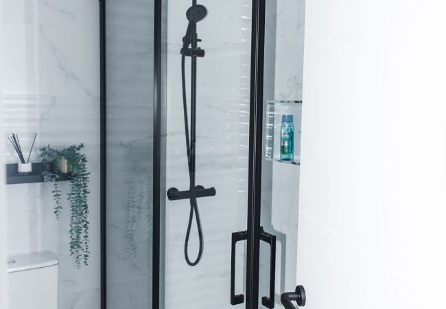 Casa adosada en Nerja - Recientemente Renovada con Jardín y Piscina Privada (Calefacción Opcional) Casa adosada en Nerja - Recientemente Renovada con Jardín y Piscina Privada (Calefacción Opcional)