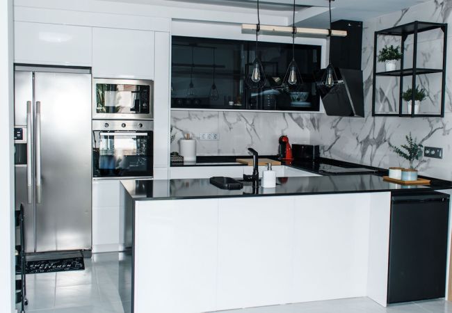 Casa adosada en Nerja - Recientemente Renovada con Jardín y Piscina Privada (Calefacción Opcional) Casa adosada en Nerja - Recientemente Renovada con Jardín y Piscina Privada (Calefacción Opcional)